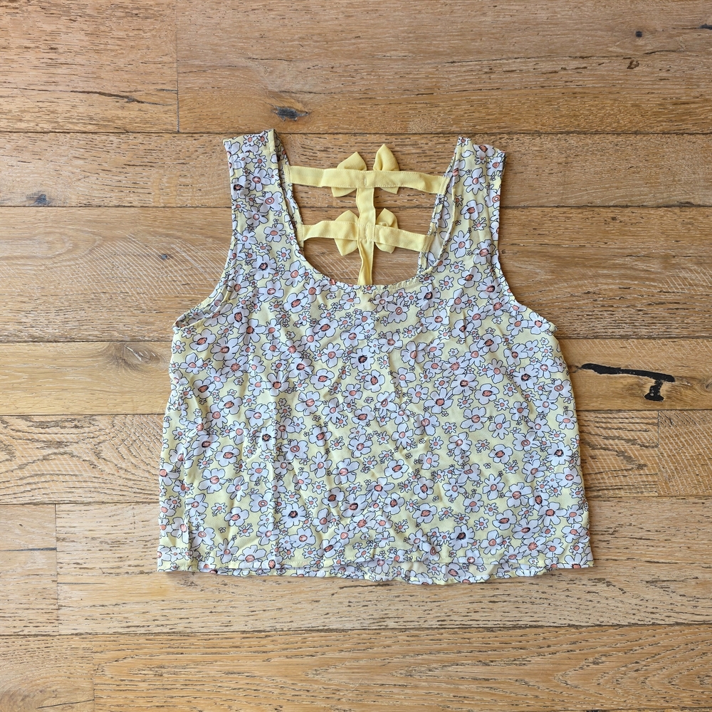 Bow Back Dainty Floral Daisy Top coquette cottagecore early 2010's vintage